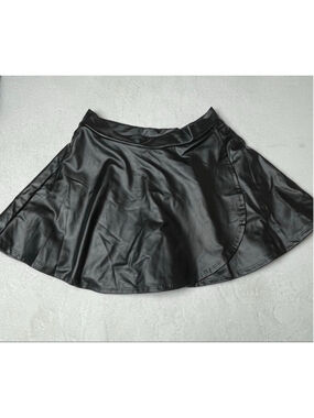 Women's TOP 10 Black Faux Leather Skort L